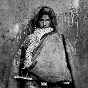 校花吊起被内裤涂春药高潮了
