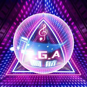 校花吊起被内裤涂春药高潮了
